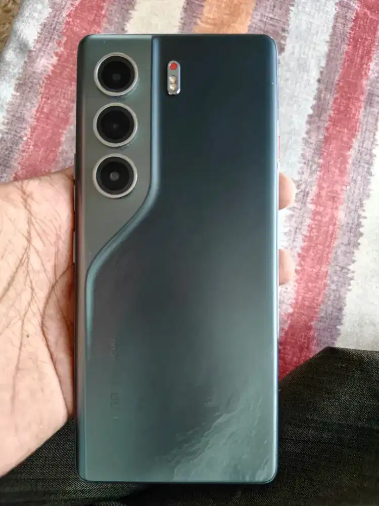 Tecno Camon 40pro 8/256