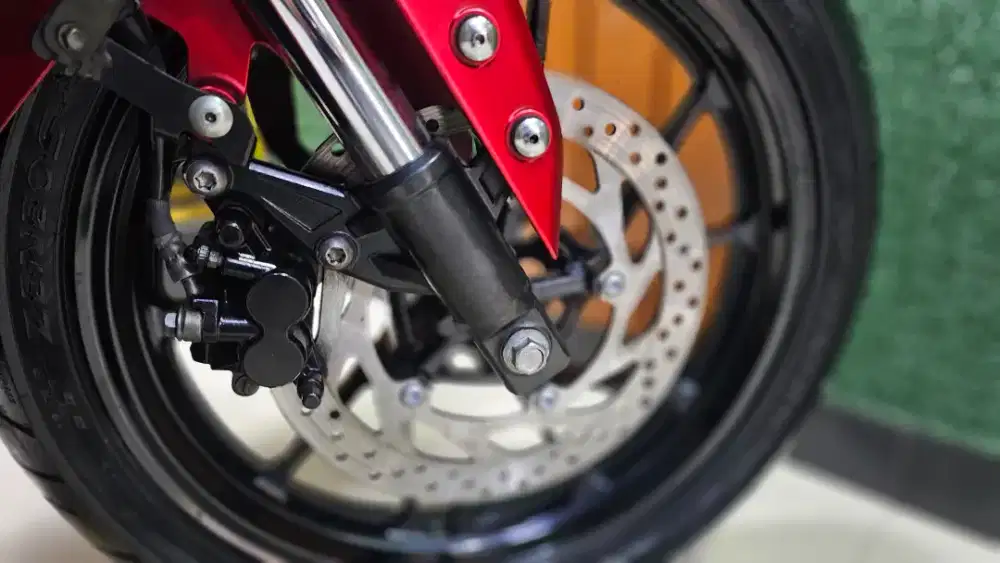 UD ENY MOTOR-YAMAHA R15 V3TAHUN 2017 MERAH DOFF