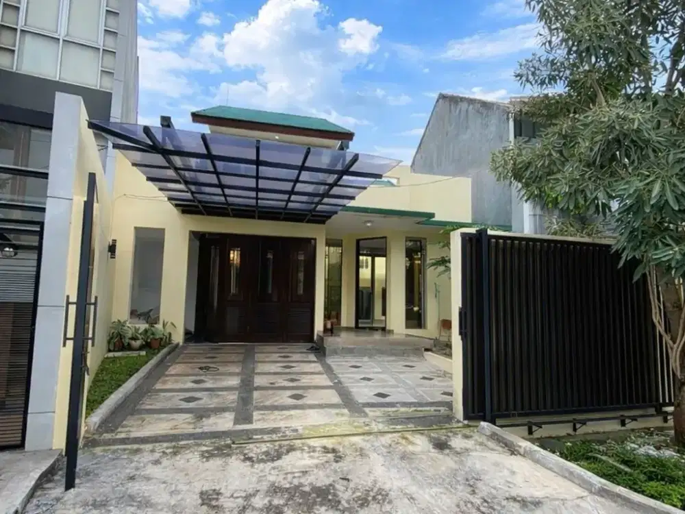 Rumah Siap Huni 2 Lantai dengan Halaman Belakang Luas di Cinere