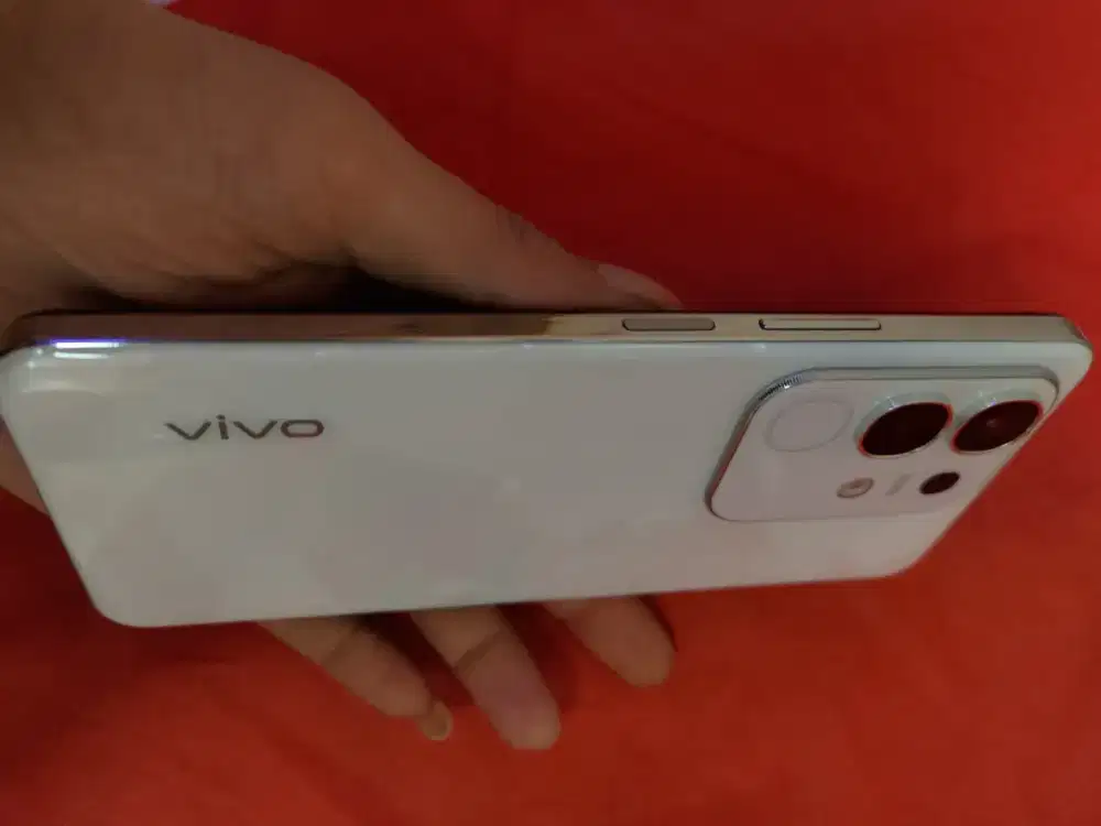 Vivo y29 6+6/128 komplit mulus tidk ad cacat atau minus 2 bln pkai