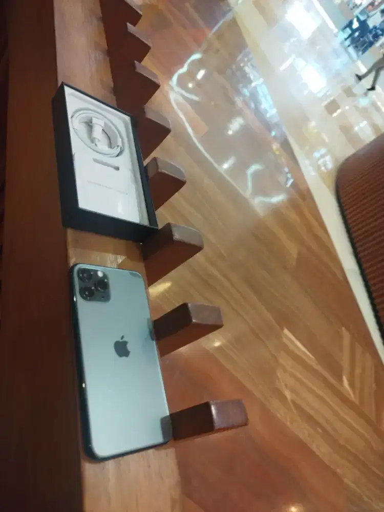 iPhone 11 pro 256gb poluler