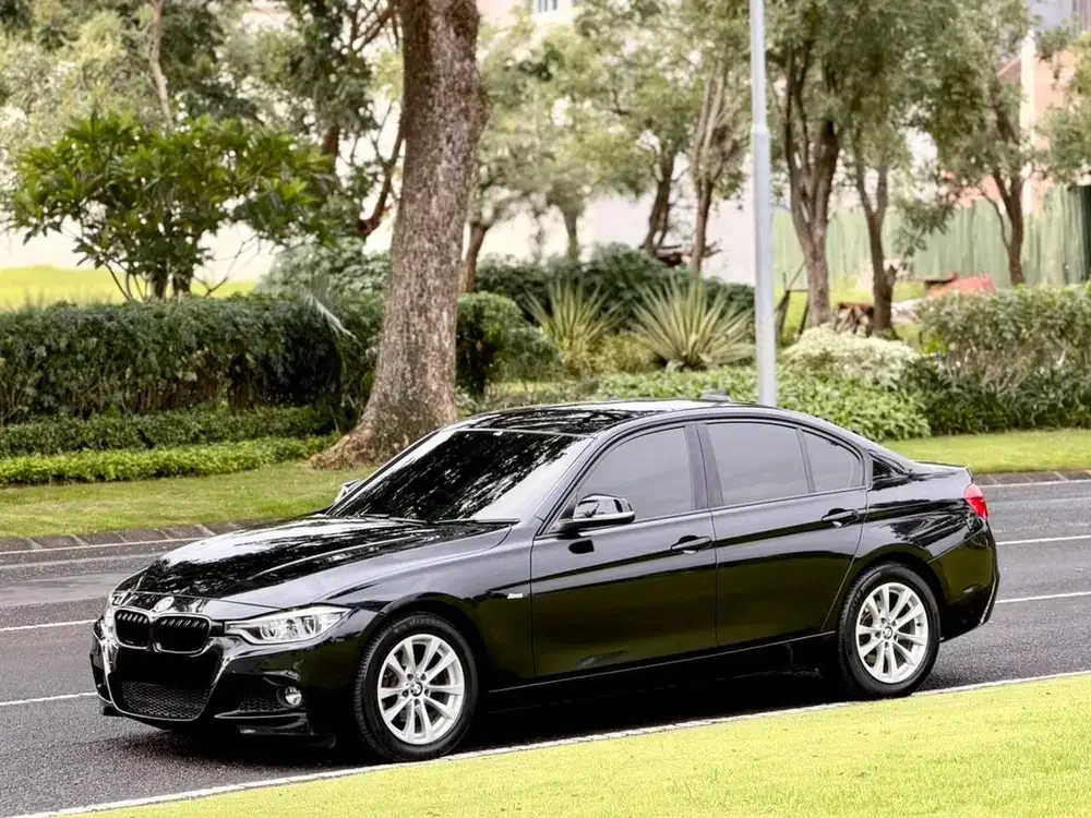 BMW 320i 2016 Bensin