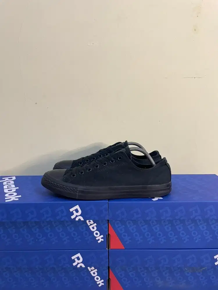 43 - Converse Chuck Taylor CT Low Triple Full Black Hitam Bekas Second