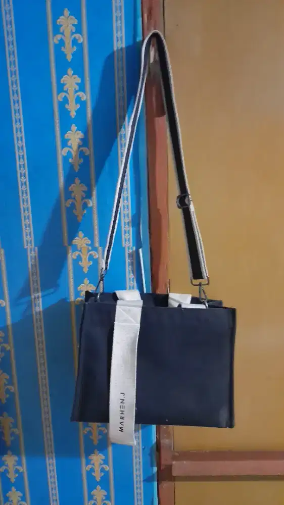 tas slempang Marhen J original