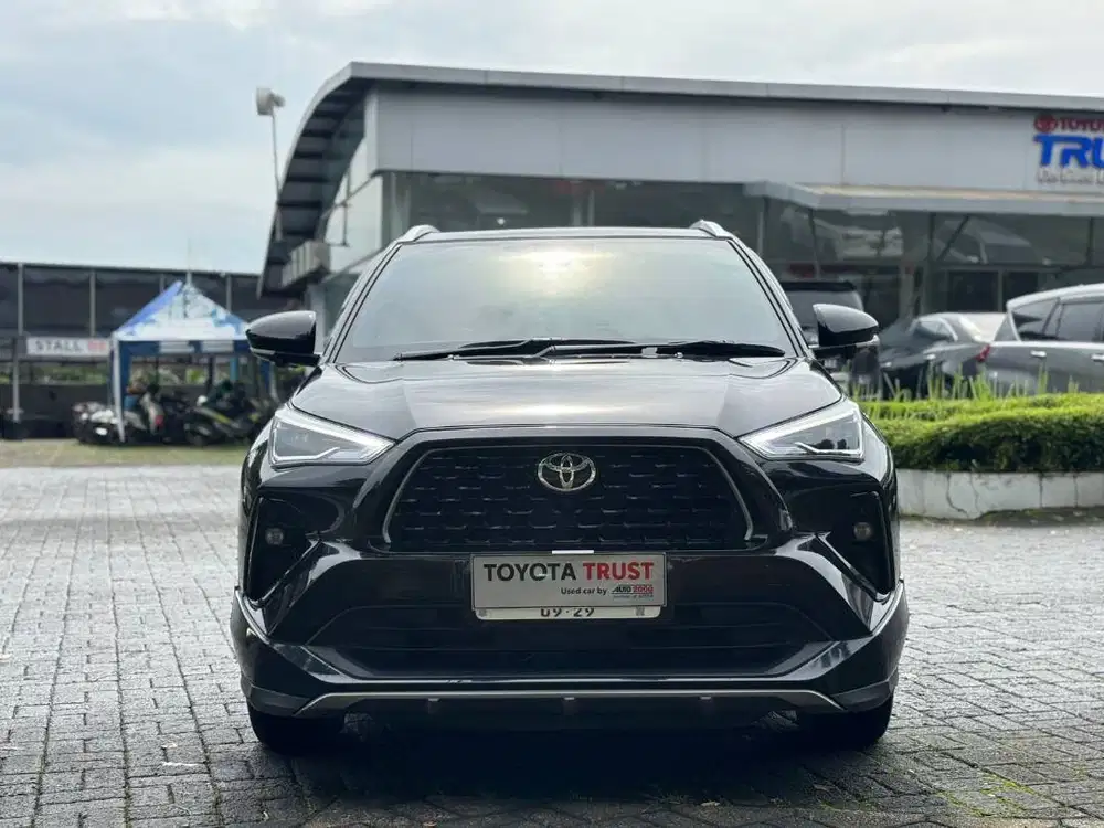 [LIKE NEW] TOYOTA YARIS CROSS GR HYBRID 2024