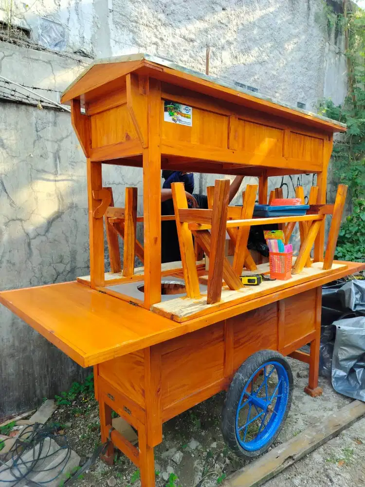 DI JUAL 1 SET GEROBAK ANGKRINGAN ( BEKAS ) BESERTA PERLENGKAPAN NYA..