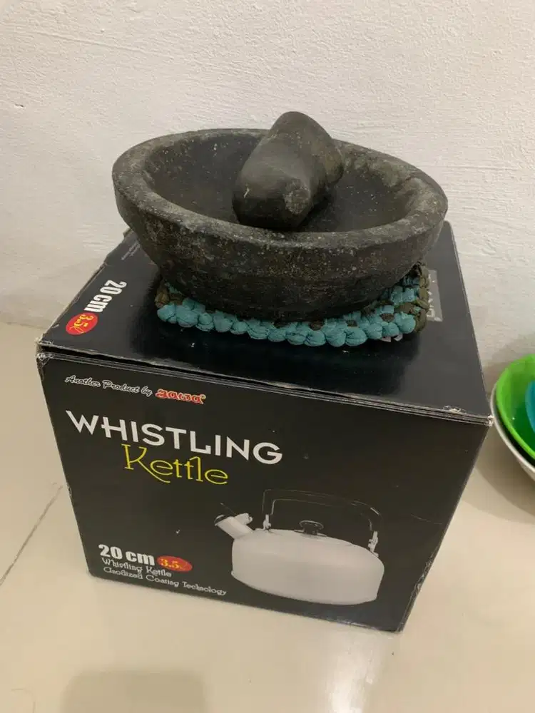 Kettle dan ulekan mini