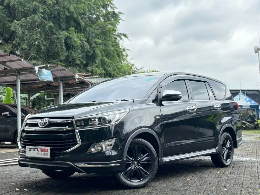 [Good condition] Toyota Venturer bensin 2017 matic