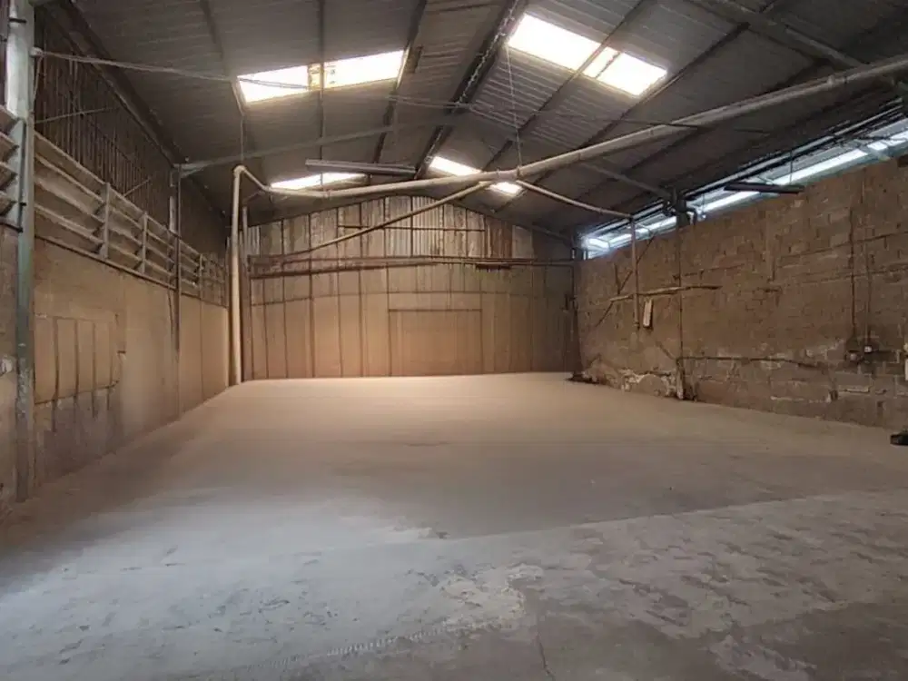 DISEWAKAN CEPAT 3-6 BULAN GUDANG 720M2 AKSES KONTAINER 40FT