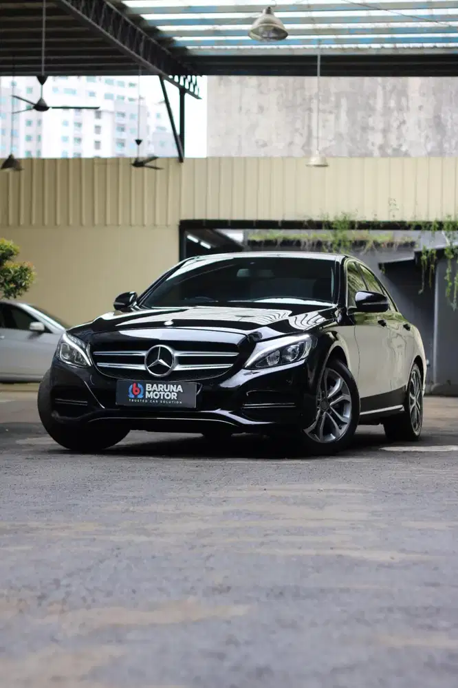 [ LOW KILOMETER ]MERCEDES BENZ C200 AVANTGARDE 2014