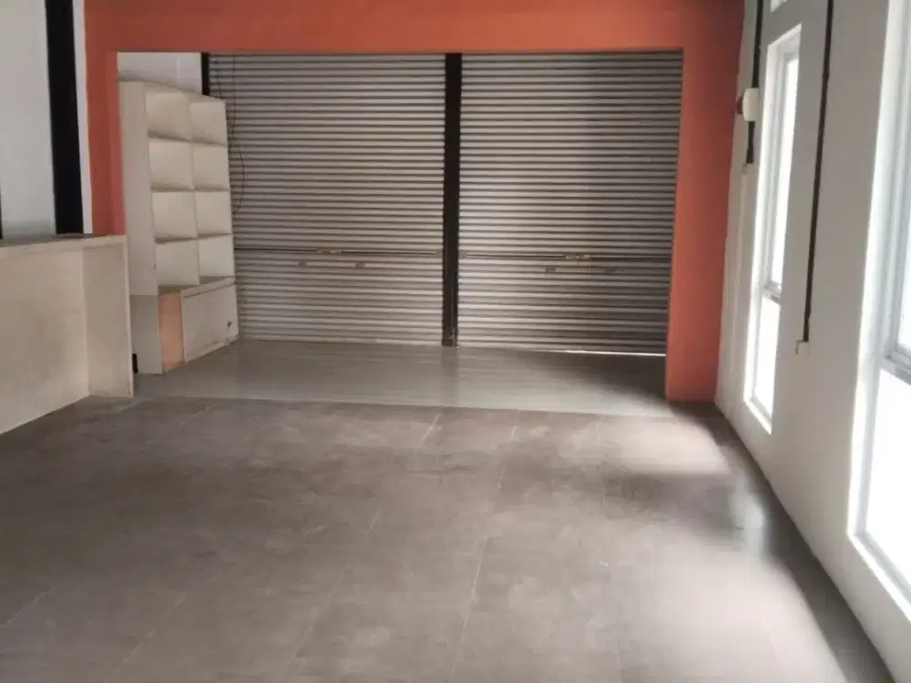 DISEWAKAN RUANG USAHA MAINROAD WASTUKENCANA-cihampelas BANDUNG; semi outdoor; na-ne