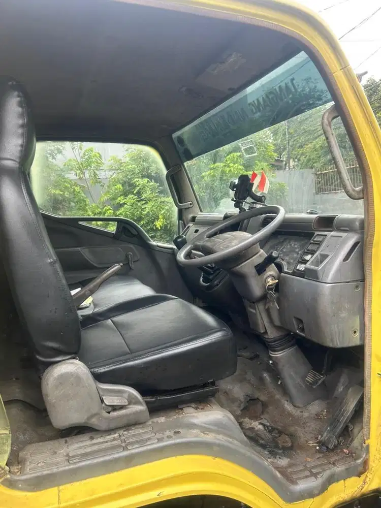 Mitsubishi colt diesel fuso canter 2012 engkel