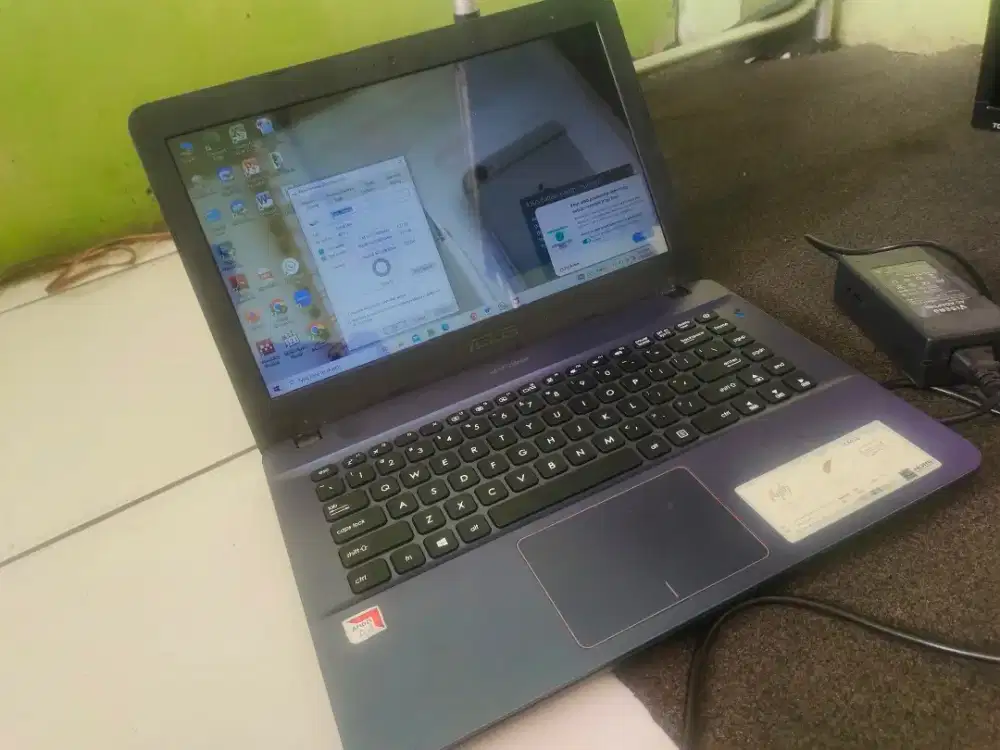 LAPTOP ASUS X441B RAM 4/1TERA CISOKA