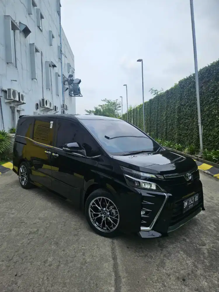 TOYOTA VOXY PREMIUM 2021