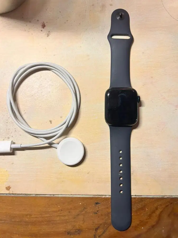 Apple Watch SE 40mm Midnight Aliminium Case With Midnight Sport Band