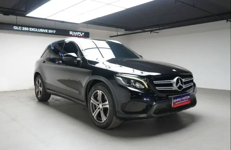 Mercedes Benz GLC250 2017 exlusive ! Good condition