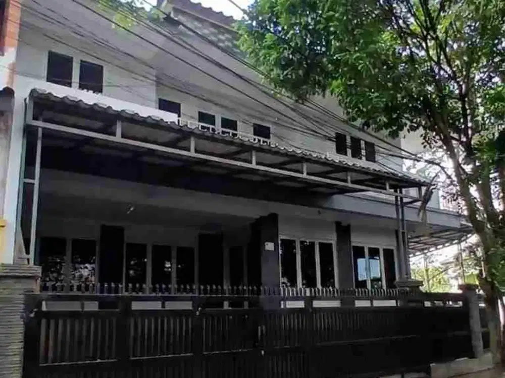 DISEWAKAN RUMAH BAGUS LUAS AKSES JALAN 2 MBL DILALUI JAKLINGKO DEKAT RAYA CONDET