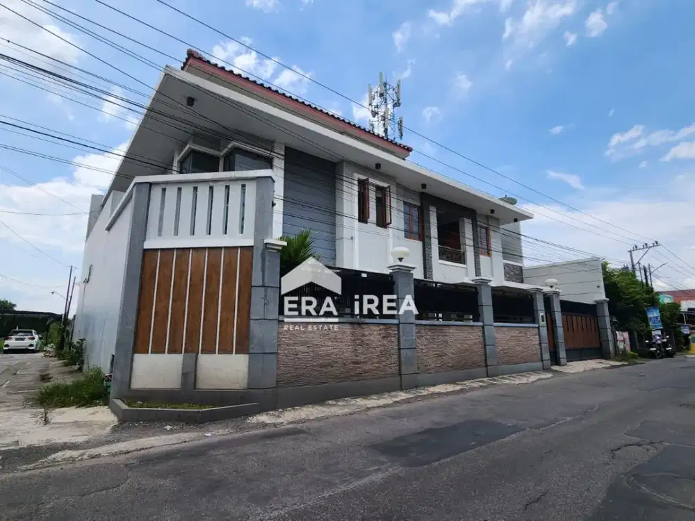 RUMAH DIJUAL DI SOLO DEKAT FAVE HOTEL DAN LAPANGAN BATURAN