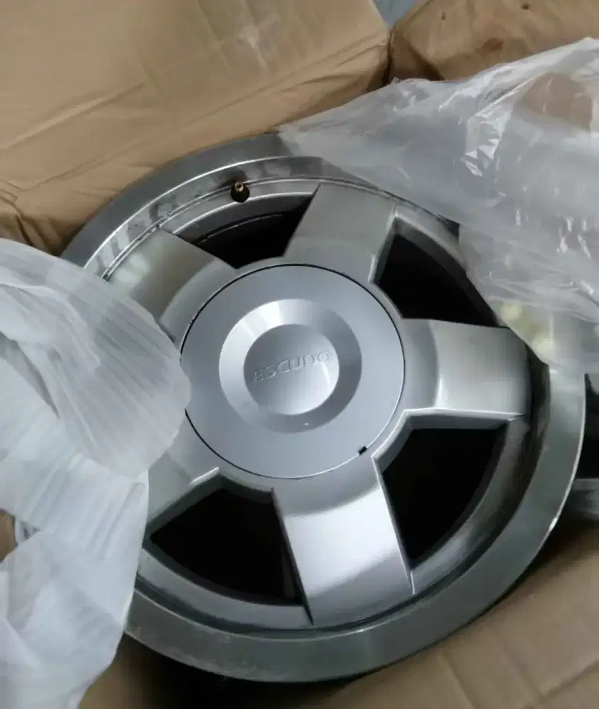 Velg Suzuki Escudo 2001