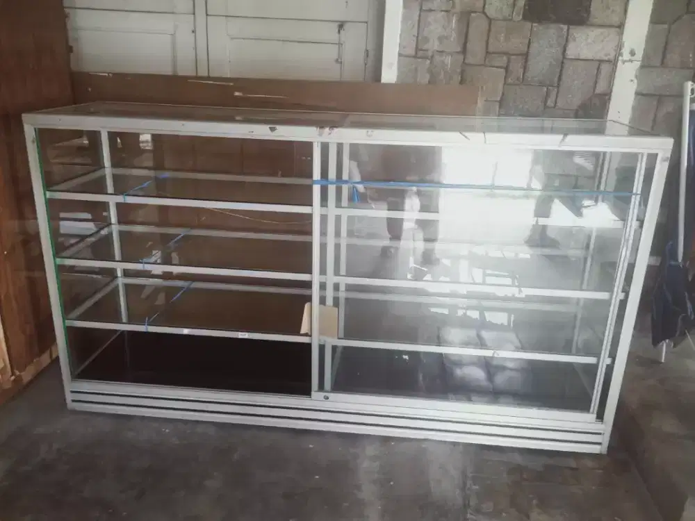 Etalase full kaca 5ml