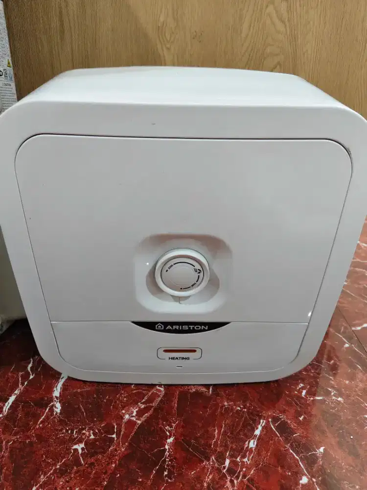 Preloved Water Heater Ariston 15ml