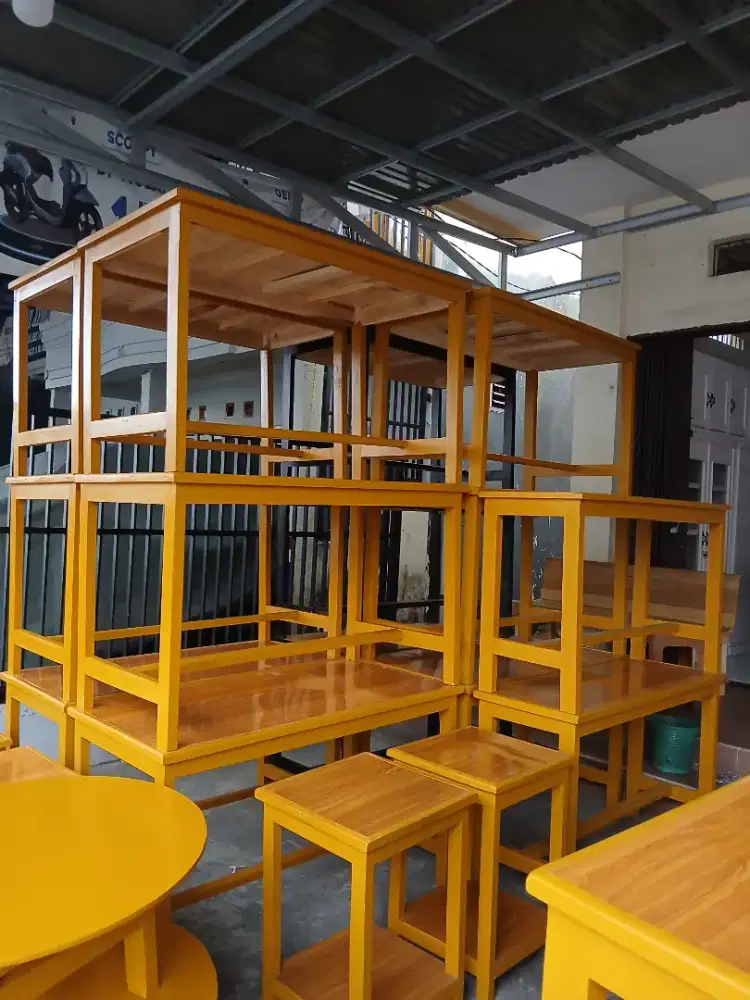 Meja makan ukuran 60x120cm