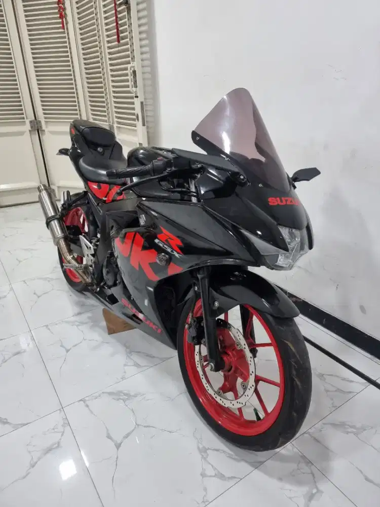 Suzuki GSX R 150 Keyless LED Fi 2020 bln 6 Sudah hazard