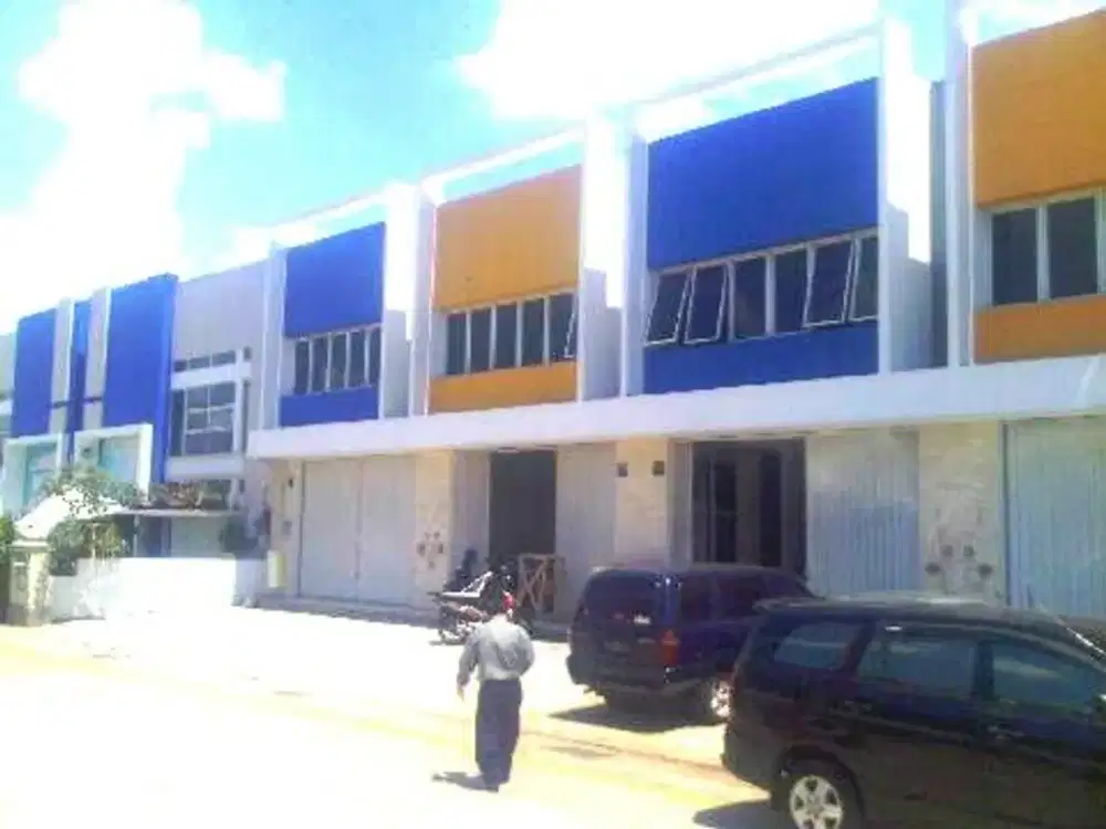 Disewakan Gudang Siap Pakai Di Pergudangan Bizpark Jalan Raya Bekasi Sebelah United Tractor Jakarta Timur