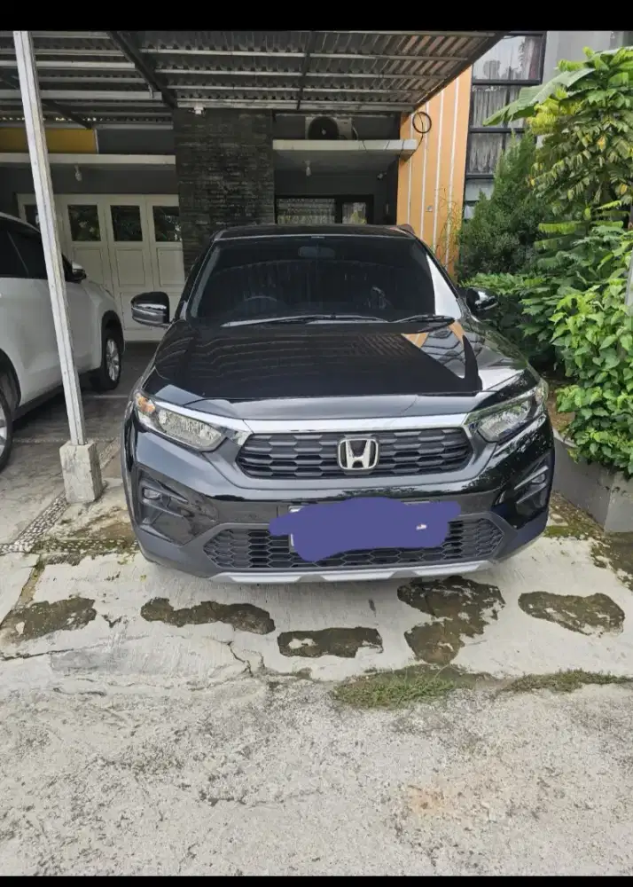Di jual wrv e mt thn 2024 warna hitam