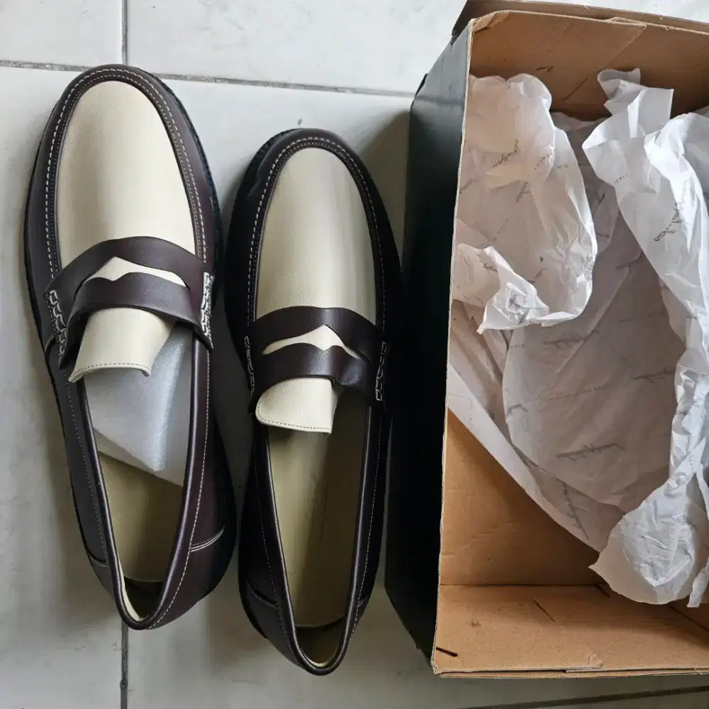 Sepatu loafer baru harga 239