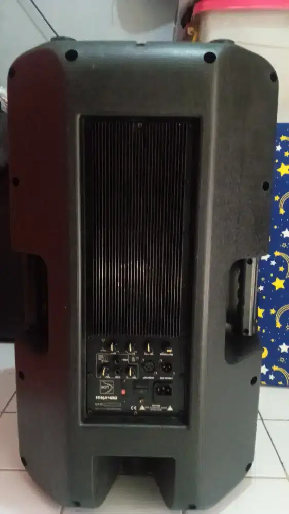 Dijual sepeker aktif 15 ACM msh bagus & mixer soundcard  8 Chanel