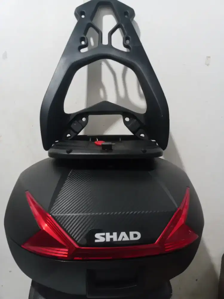 Paket Box Shad 47 + Braket nmax