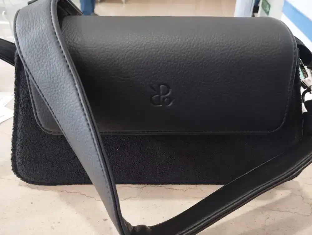 Tas Selempang Prior Black