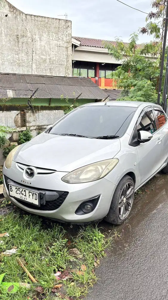 Mazda 2 hatchback tipe sport 2 1.5L HB S A/T MATIC tahun 2012 (non sky
