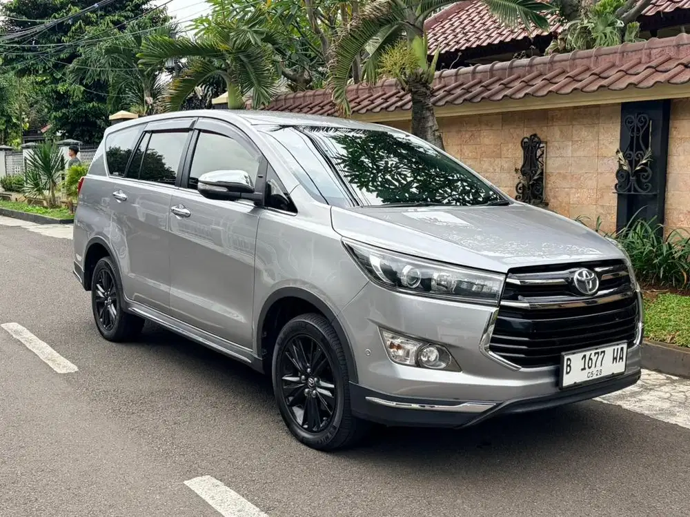 ISTIMEWA LOW KM INNOVA VENTURER