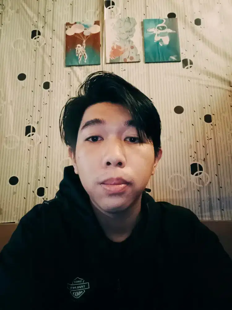 Nyari kerjaan. Apa aja