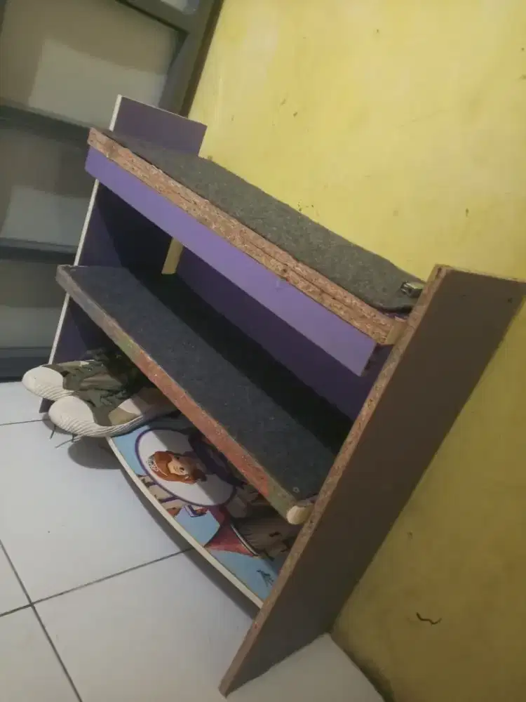 Dijual rak sepatu
