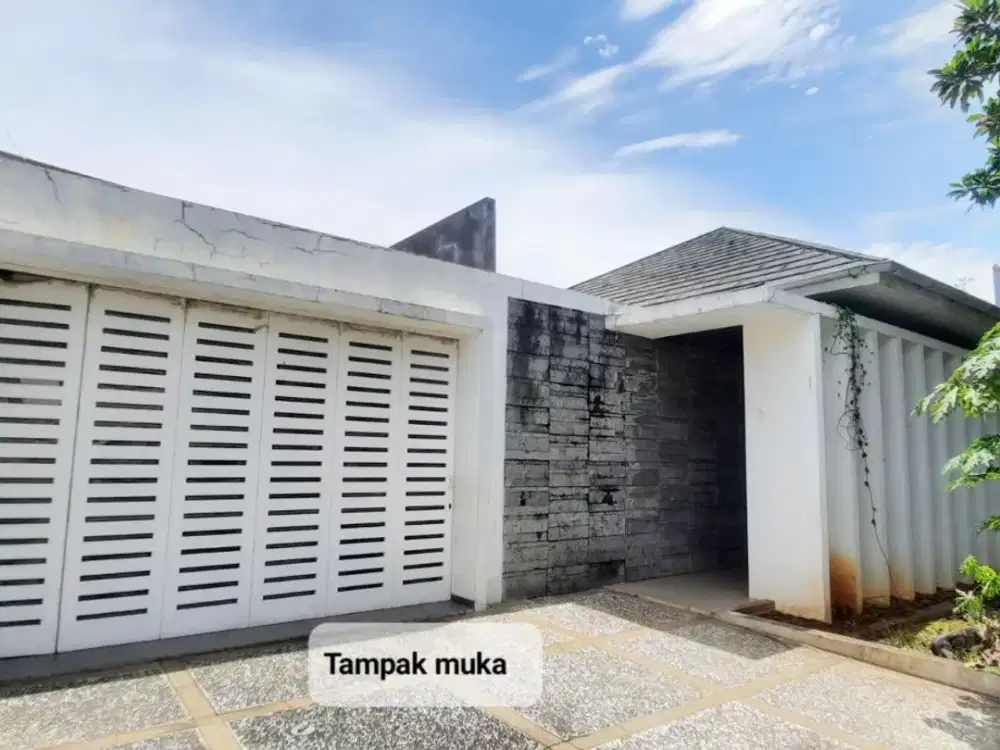 Dijual Cepat Rumah Luas di Jl. Mundu Rawamangun , Jakarta Timur