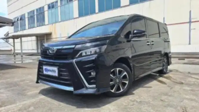 Kondisi Terawat Toyota Voxy 2.0 Bensin-AT 2019 SIZ