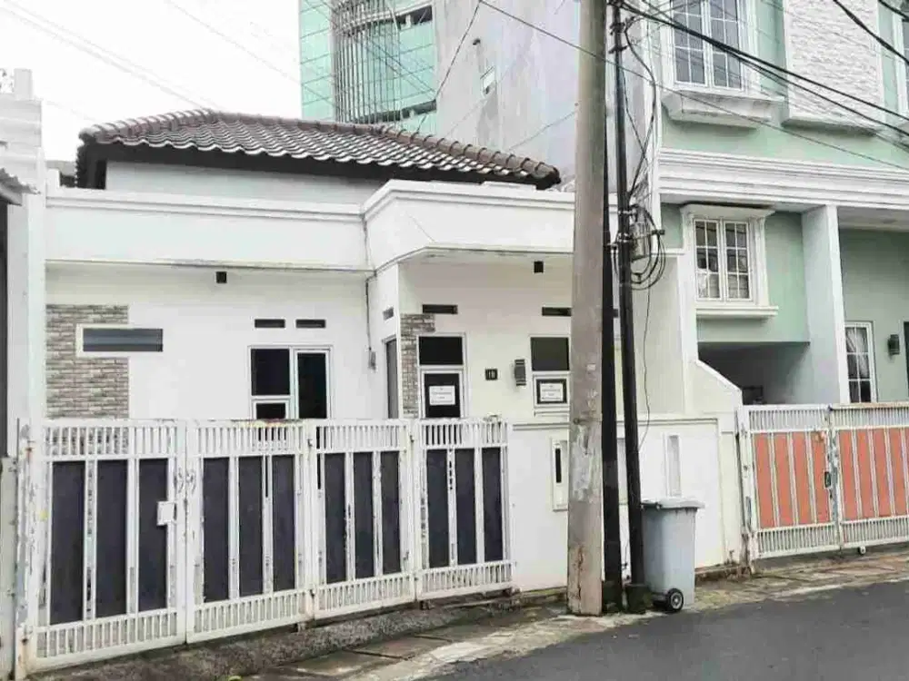 Rumah sgt nymana&strategis Tb.Simatupang jatipadang Ps.minggu 60jt/thn