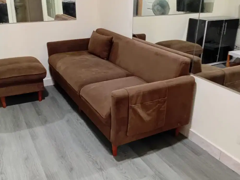 di sewakan unit apartemen city home mall of indonesia tower manhattan bay full furnish tahunan atau bulanan nego saja