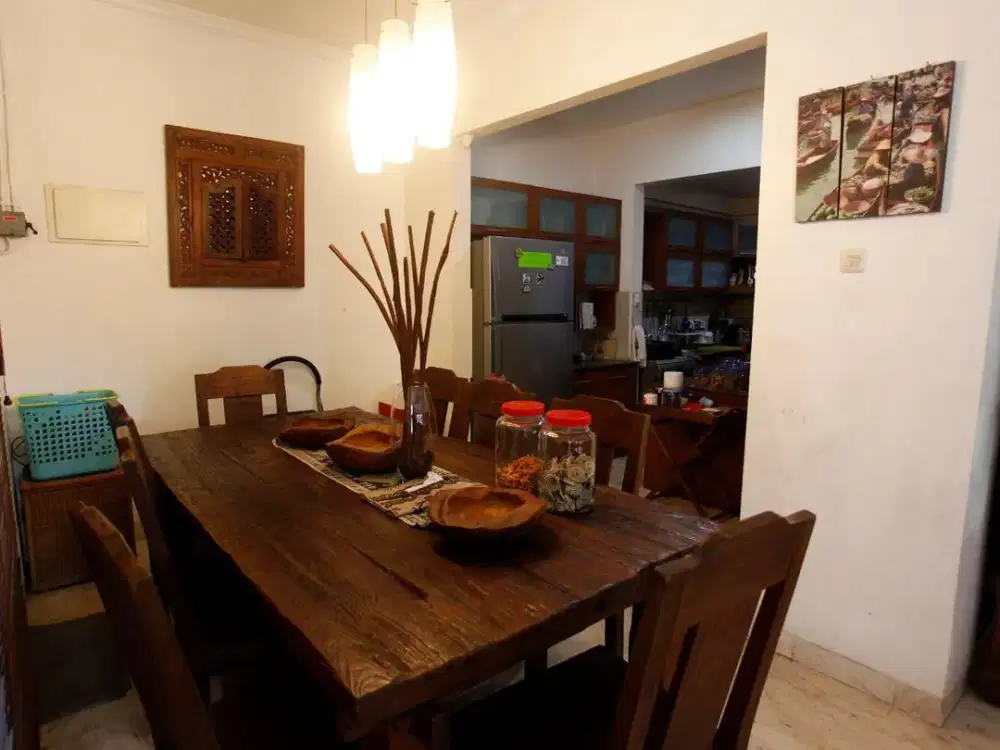 Dijual Rumah 2 Lantai di Komplek Pesona Bali Jl. Tampak Siring, Tangerang