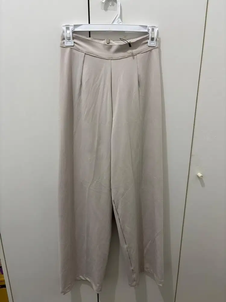 [New] Celana highwaist wanita brand Yeppuoutfit uk S