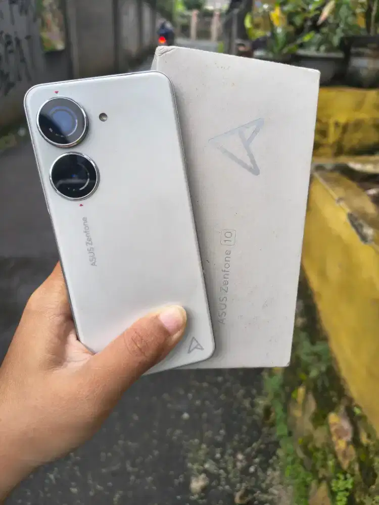 Asus Zenfone 10 ram 8/128