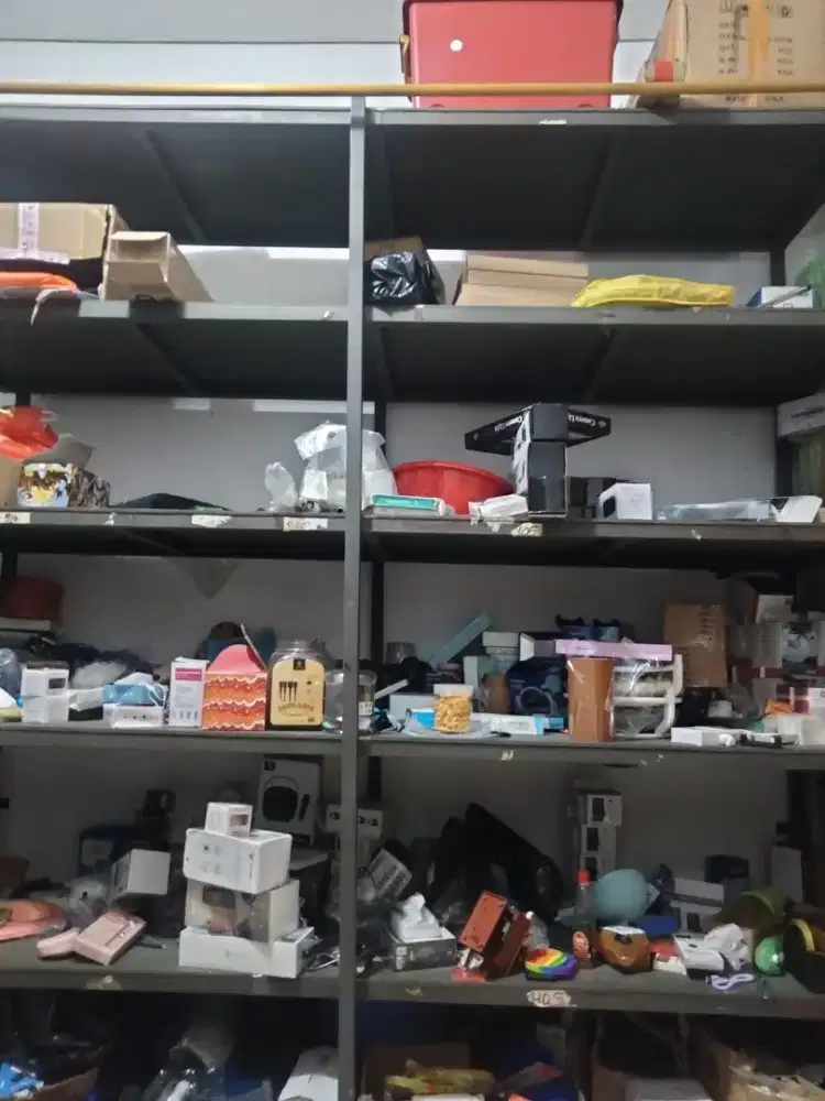 Rak dinding besi holo 4 tingkat  tebal jamin kokoh