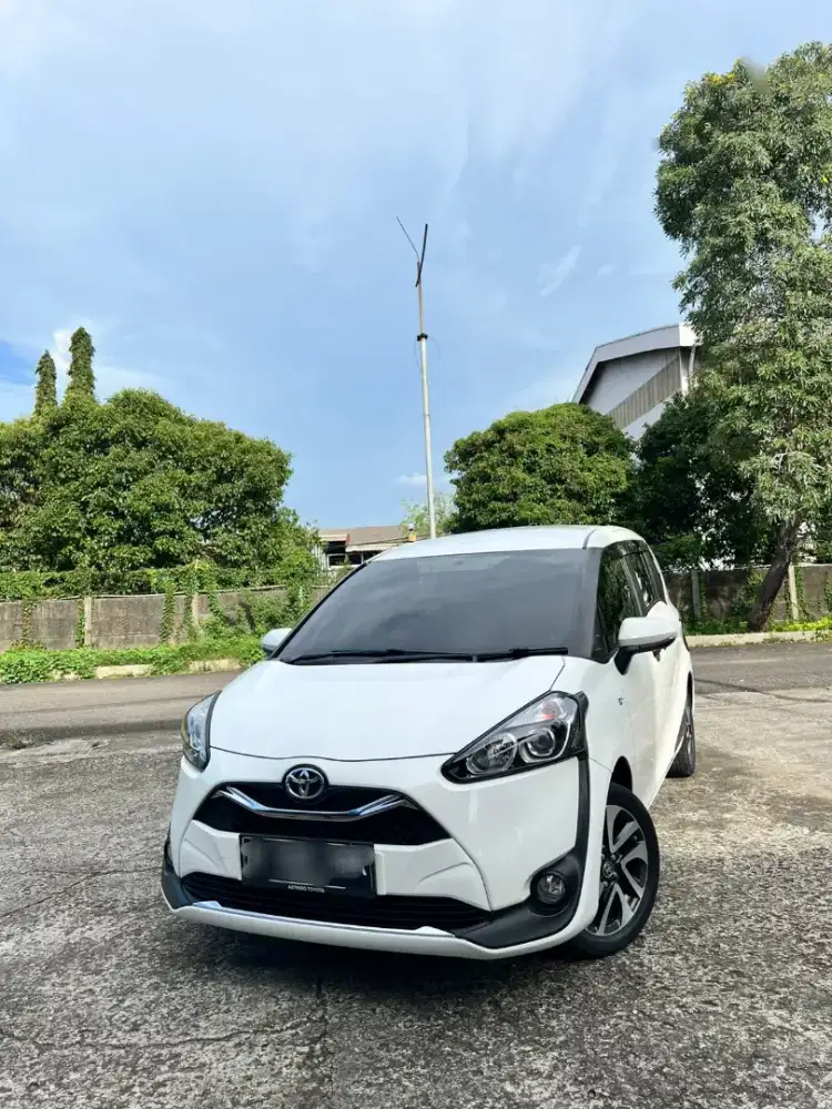 Toyota Sienta V A/T 2021 Km 20rb Service Record !