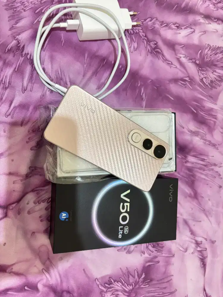 Dijual vivo V50 lite 5G 8/256 warna gold
