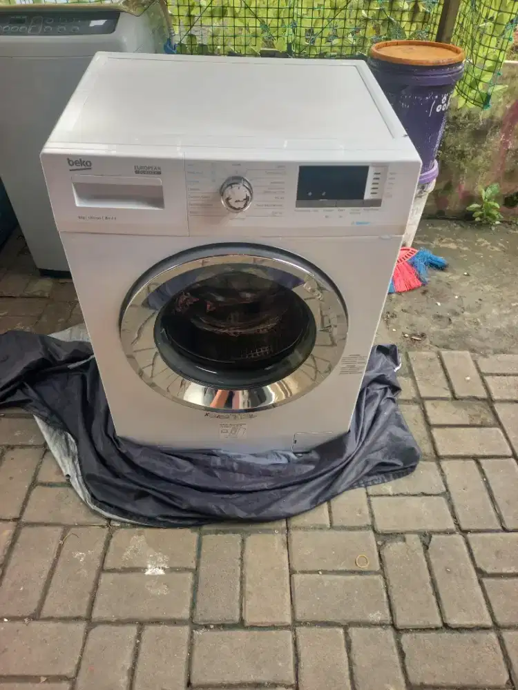 Mesin cuci front loading BEKO WCV8612XOST
