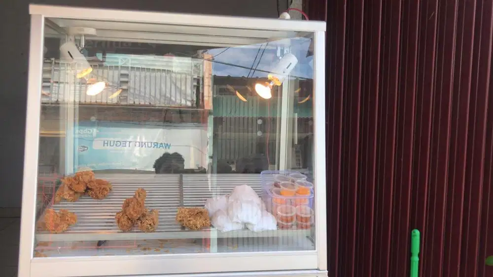 Di jual etalase fried chicken