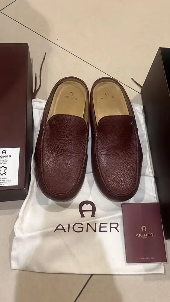 Sandal model sepatu merk AIGNER no 41